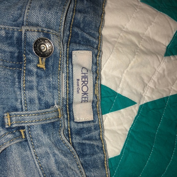 Shorts - Picture 3 of 4